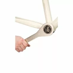 Clé Pour Boîtier De Pédalier 16 Cannelures PARK TOOL BBT-29 -Pas Cher Produits d'Entretien Magasin 600x600 103900 103900 2 1