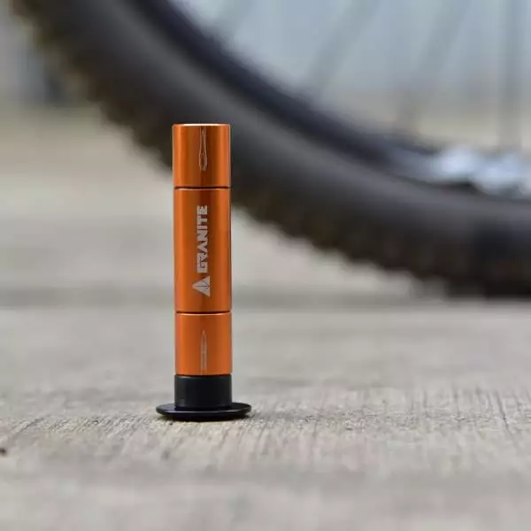 Kit De Réparation Tubeless Intégré GRANITE DESIGN CNC + 4 Mèches 5 Kit De Réparation Tubeless Intégré GRANITE DESIGN CNC + 4 Mèches – Image 3