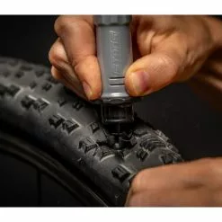 Kit Réparation Tubeless NOTUBES DART TOOL 14 Kit Réparation Tubeless NOTUBES DART TOOL -Pas Cher Produits d'Entretien Magasin 600x600 182979 15759860344297