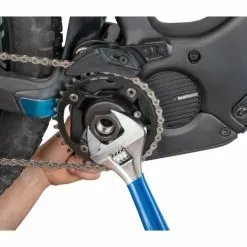 Clé Pour Boîtier De Pédalier PARK TOOL LRT-2 (SHIMANO STEPS) -Pas Cher Produits d'Entretien Magasin 600x600 259151 16339439426459 1